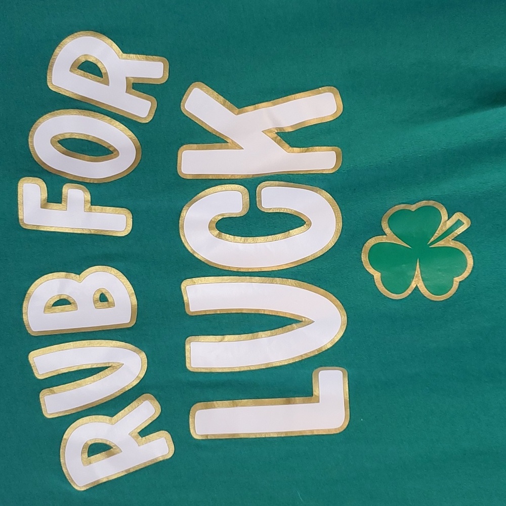 Unisex shirt- St Patty's Day Tshirt 🍀  sz Med 💚 Fun & Flirty 🍀 😘💚 loose fit